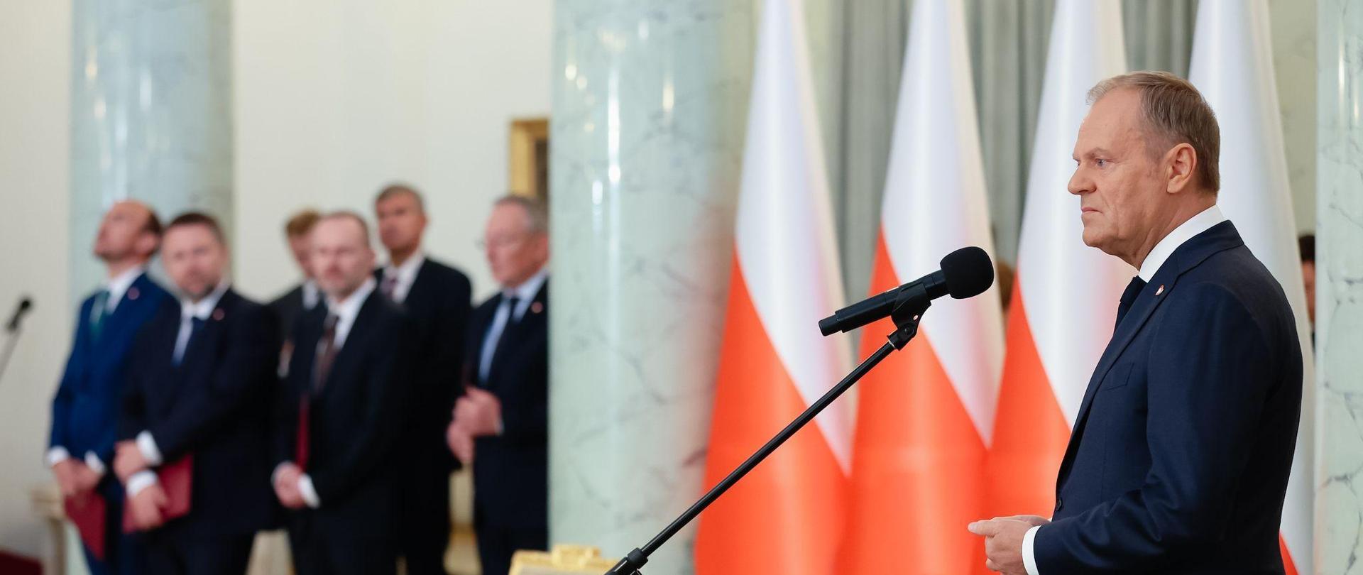 Premier Donald Tusk podczas uroczystości zaprzysiężenia nowych Ministrów w Pałacu Prezydenckim, 