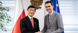 Spotkanie wiceministra infrastruktury Piotra Malepszaka z ambasadorem Japonii w Polsce Akio Miyajimą