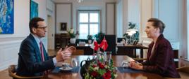 Premier Mateusz Morawiecki i premier Danii Mette Frederiksen w Kopenhadze podczas spotkania.