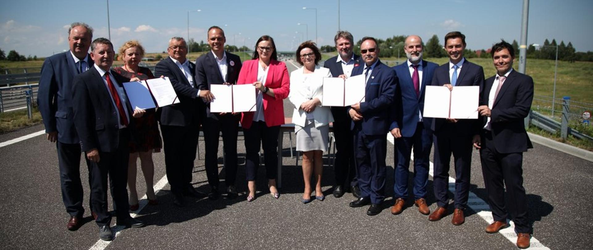 Generalna Dyrekcja Dróg Krajowych i Autostrad zawarła 10 lipca 2020 r. umowę na projekt i budowę odcinka drogi ekspresowej S19 o długości 10,3 km od węzła Rzeszów Południe do węzła Babica.