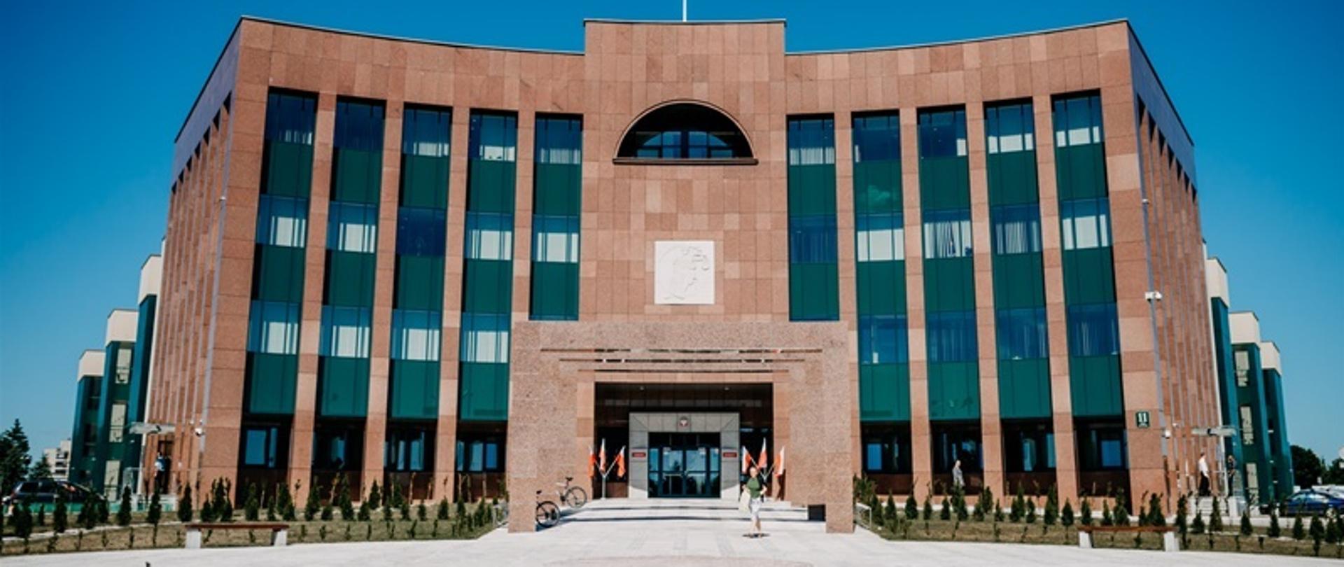 Nowoczesna siedziba sądów w Zamościu.