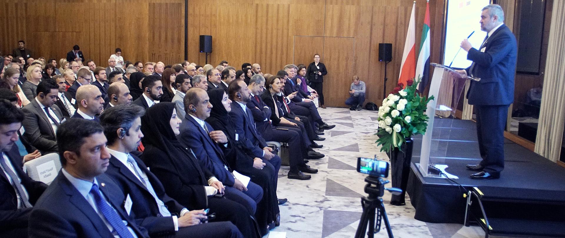 Minister J.K. Ardanowski podczas wystapienia na Polsko-Emirackim Forum Biznesu