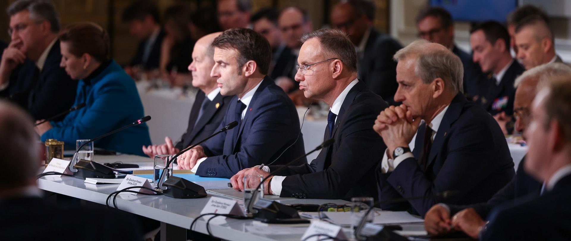 Udział Prezydenta RP Andrzeja Dudy w paryskiej konferencji poświęconej wsparciu dla Ukrainy