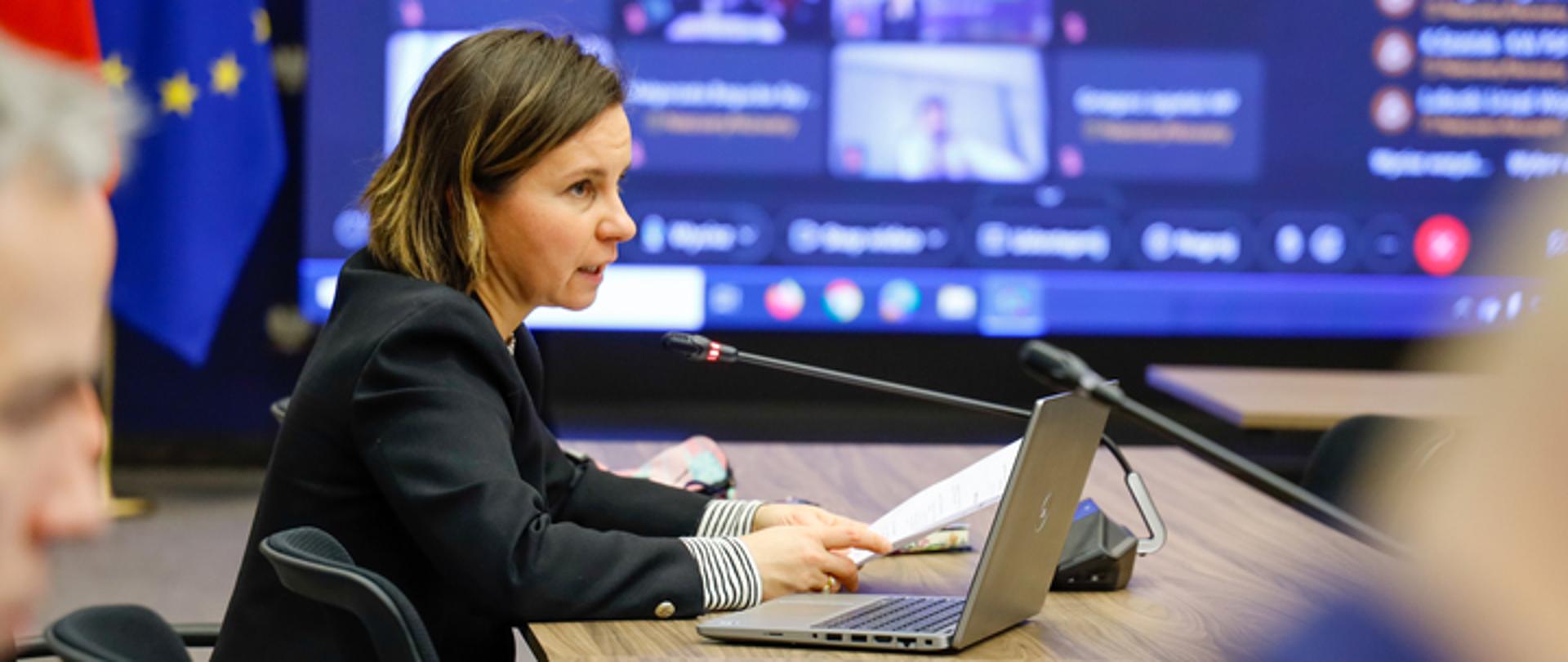 Ministra Urszula Zielińska 3 kwietnia poprowadziła kolejną naradę Zespołu Zarządzania Kryzysowego MKiŚ. 