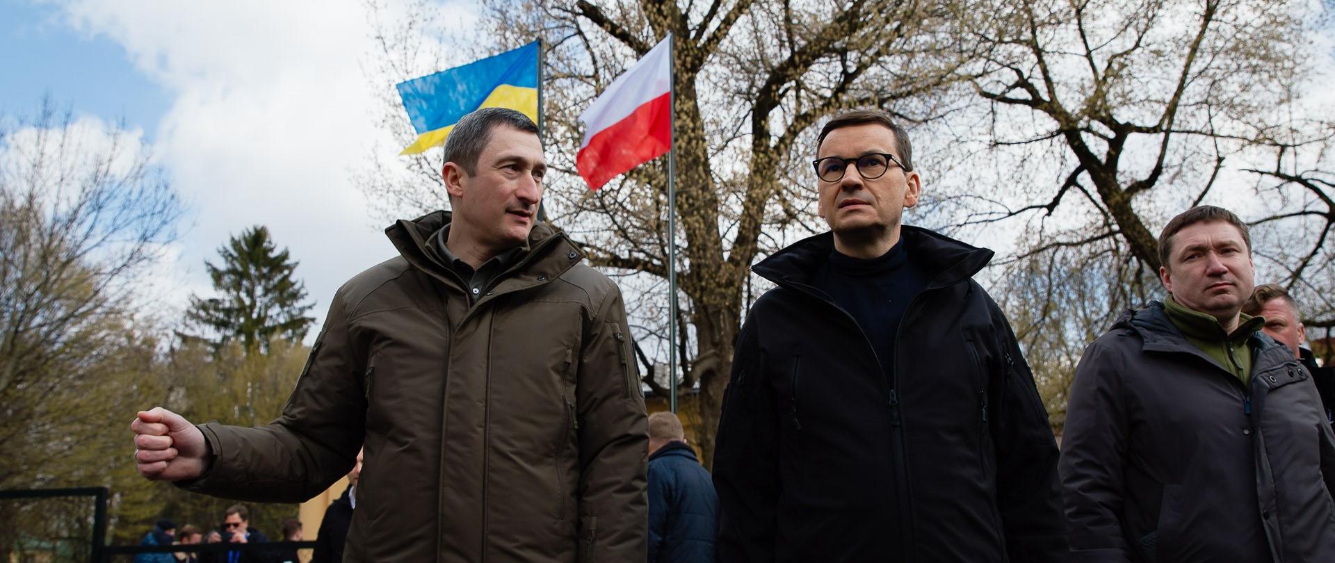 Premier oraz Ołeksij Czernyszow idą we Lwowie.