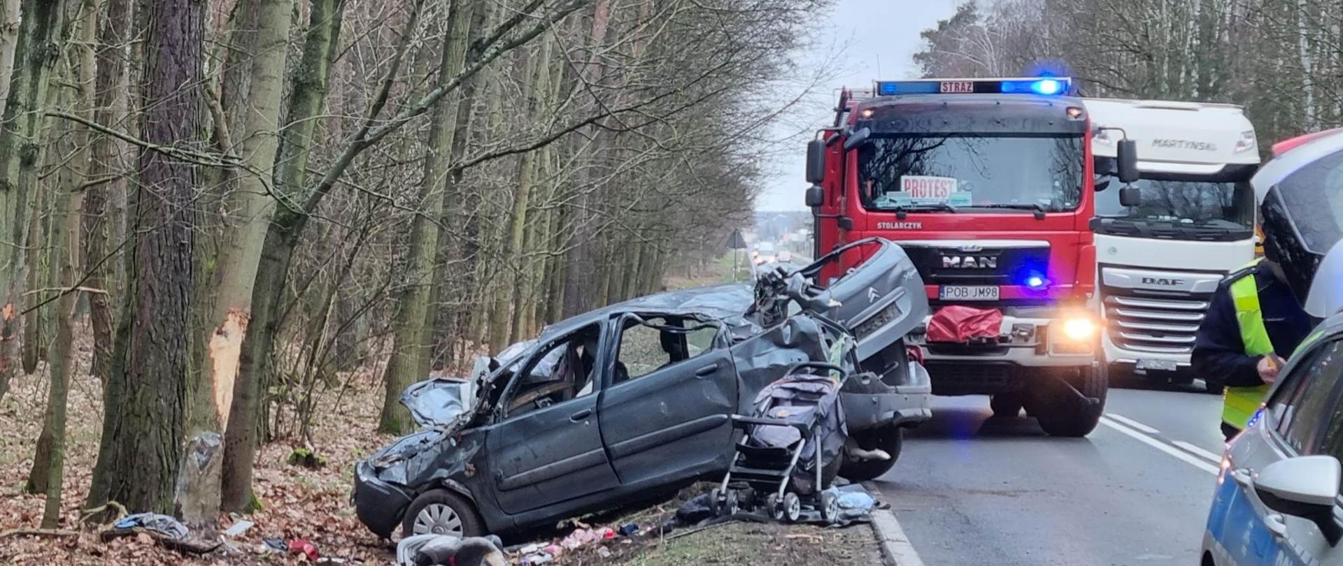 Wypadek samochodu osobowego marki CITROEN XSARA PICASSO na 46. kilometrze drogi wojewódzkiej nr 178 na wysokości miejscowości Łukowo.