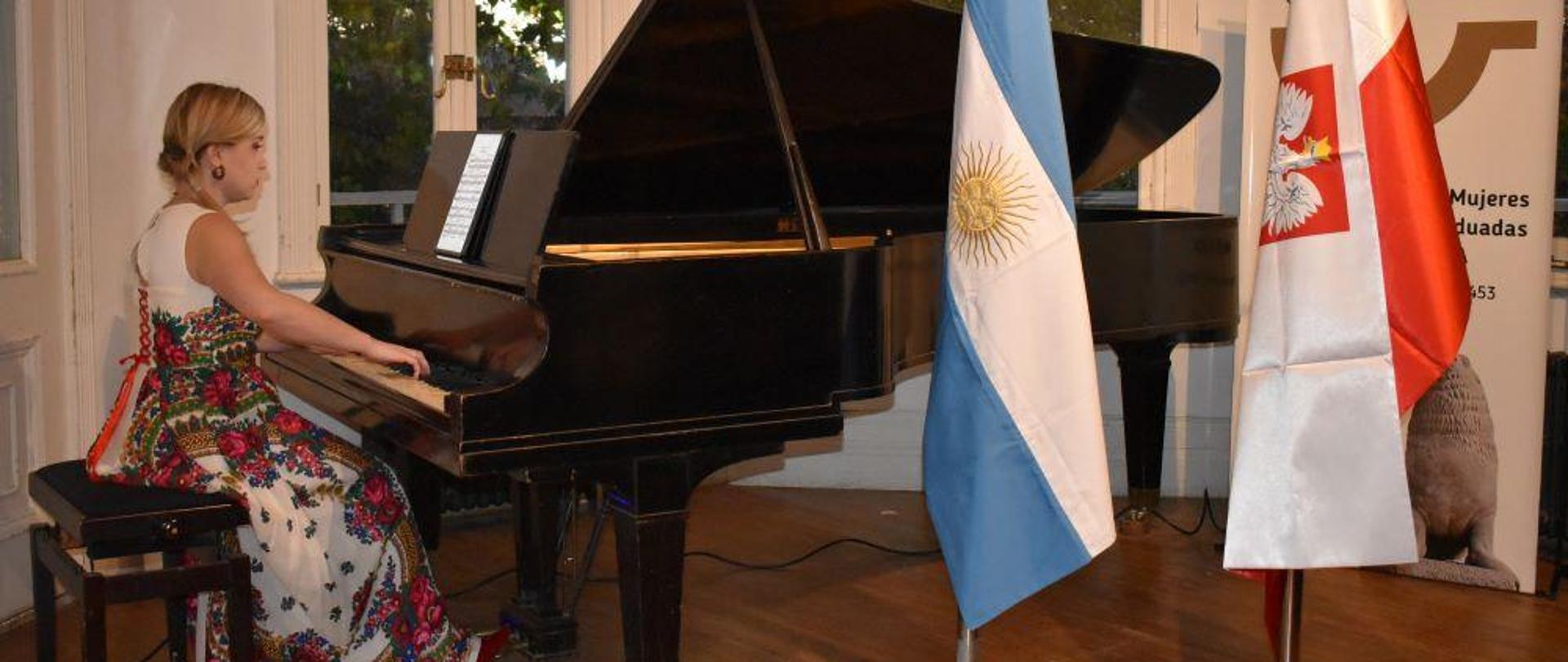 El programa de celebración incluyó, entre otros: concierto de música clásica en Villa Victoria, interpretado por la pianista Anna Miernik.