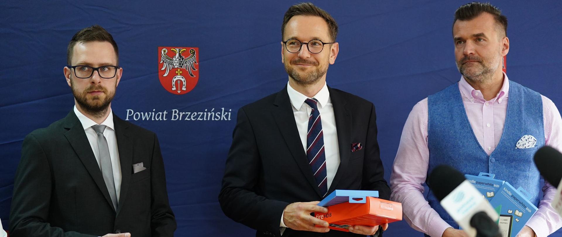 Minister Waldemar Buda na inauguracji programu Cyfrowy Uczeń w woj. łódzkim. 