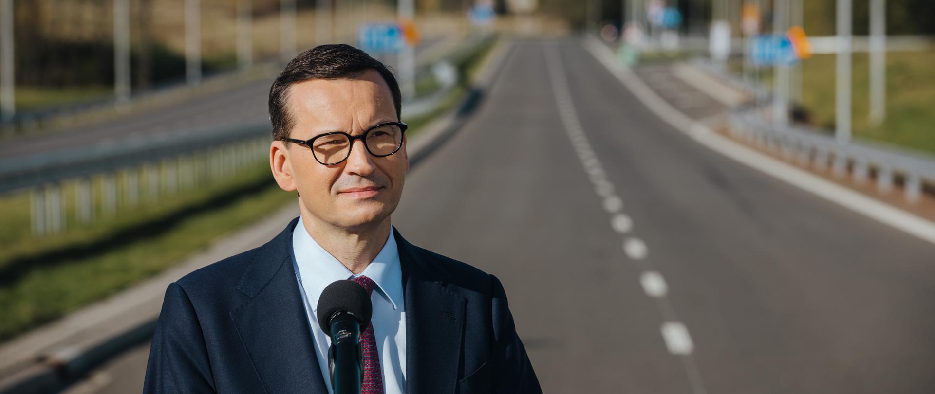 Premier Mateusz Morawiecki na otwarciu obwodnicy w Wałbrzychu.