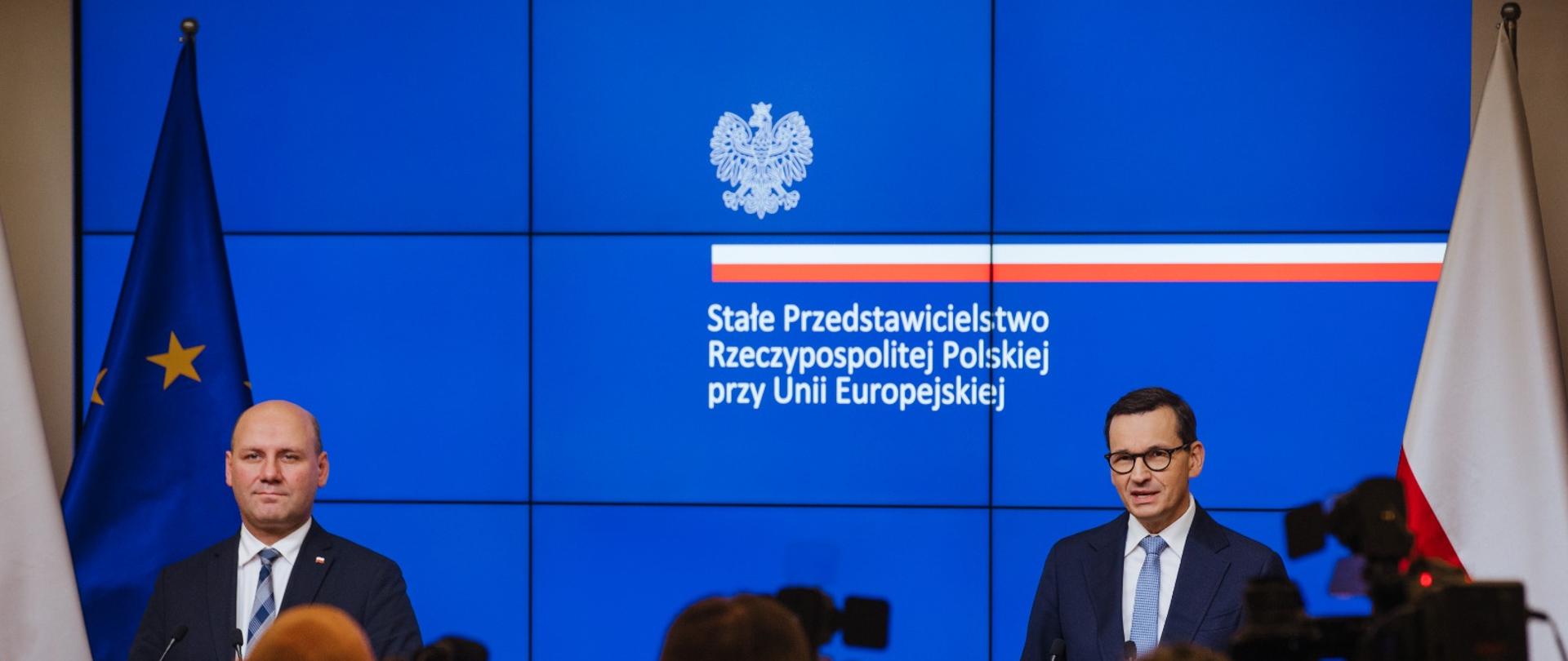 Premier Mateusz Morawiecki podczas konferencji prasowej dla mediów po zakoDczonym posiedzeniu RE w Brukseli.