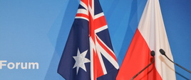 Flagi Polski i Australii podczas Polsko-Australijskiego Forum Energetycznego w Sydney