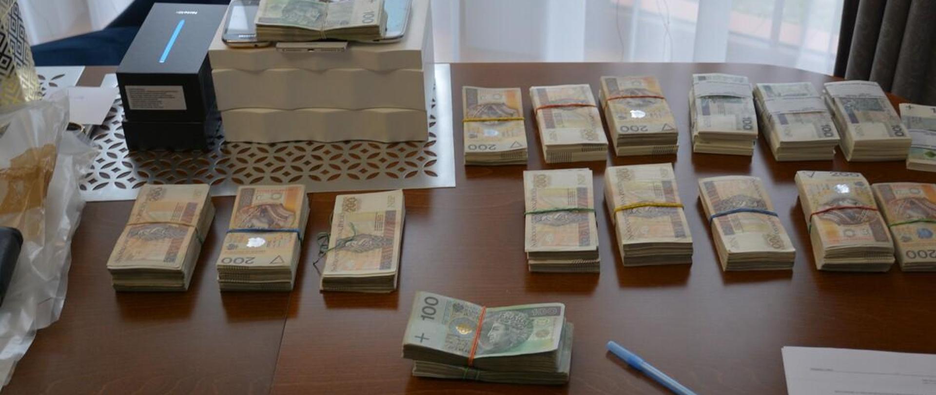 Podkarpacki pion PZ PK doprowadził do skazania 26 członków zorganizowanej grupy przestępczej zajmującej się czerpaniem korzyści majątkowych z prostytucji oraz handlem narkotykami