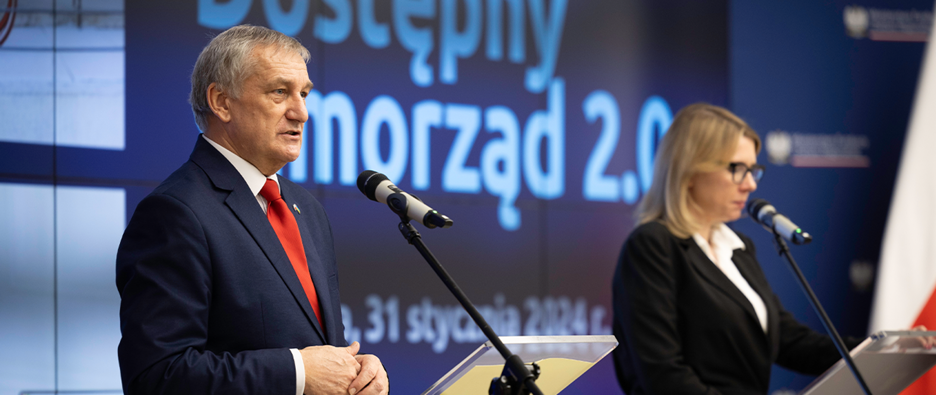 Na zdjęciu wiceminister Wiesław Szczepański podczas konferencji.
