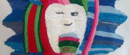 Obrazek wyklejany kolorowymi nitkami. Na pierwszym planie wyklejony biały ząbek, przed nim pojemnik z kolorowymi z nicią dentystyczną, po lewej stronie zielono-czerwona pasta do zębów a po prawej różowa szczoteczka.
