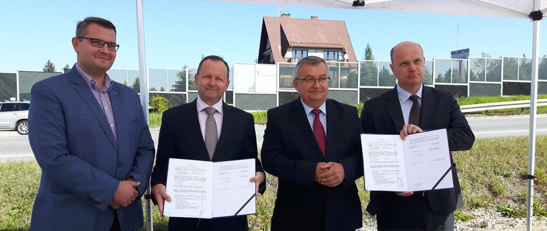 Podpisanie umowy na budowę drogi krajowej nr 47 przy udziale Ministra Infrastruktury Andrzeja Adamczyka