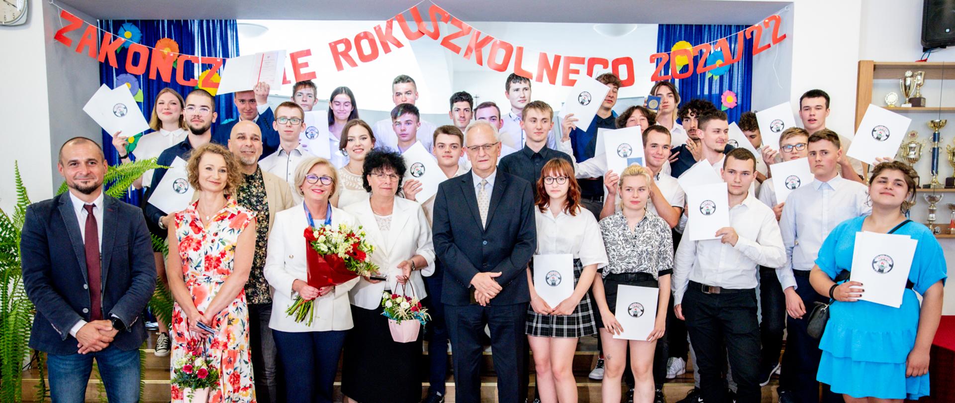 Wiceminister Marzena Machałek wzięła udział w zakończeniu roku szkolnego w Zespole Szkół Technicznych „Mechanik” w Jeleniej Górze