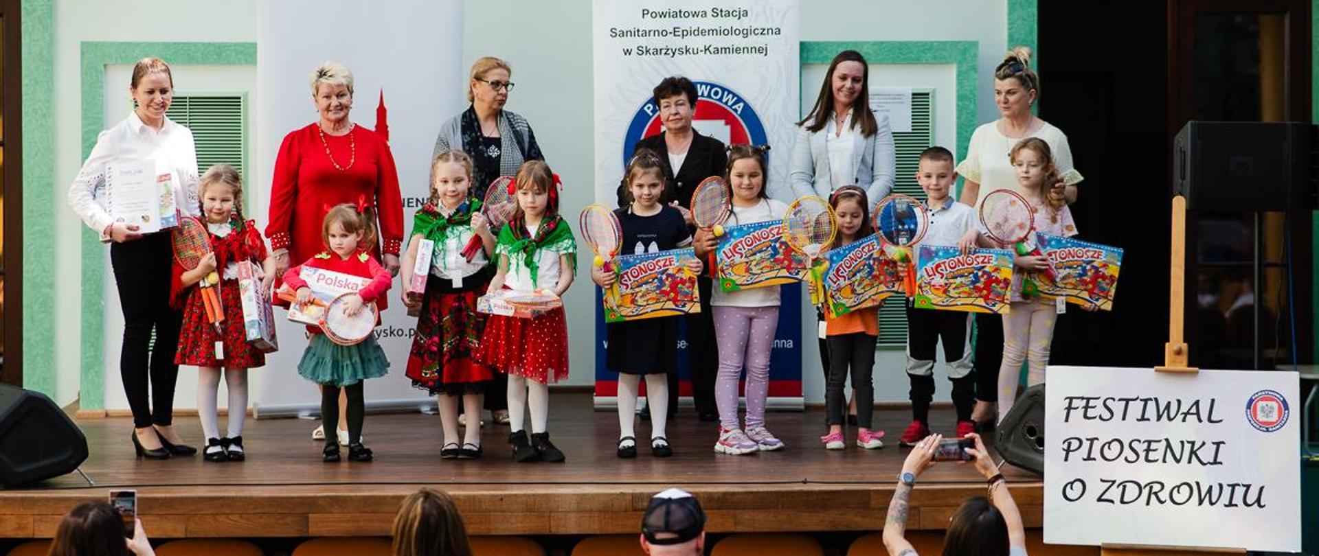 wręczenie nagród w XV Powiatowy Festiwal Piosenki o Zdrowiu