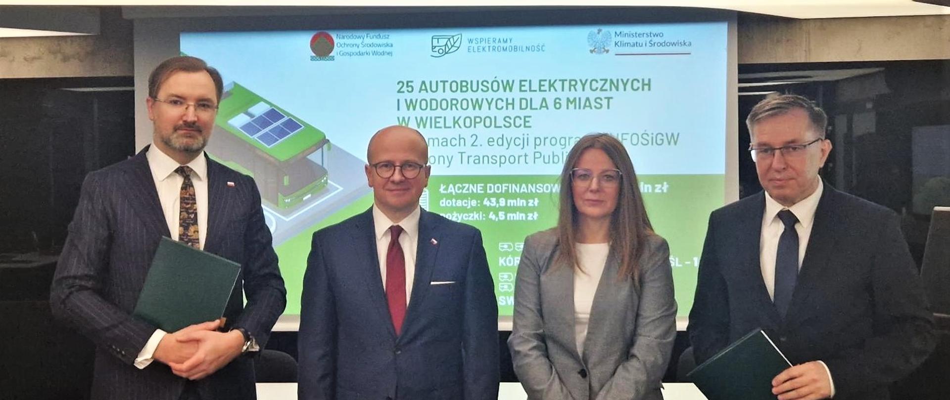 Sławomir Mazurek, Zastępca Prezesa NFOŚiGW podczas uroczystości podpisania umów na elektryczne i wodorowe autobusy dla sześciu miast w Wielkopolsce