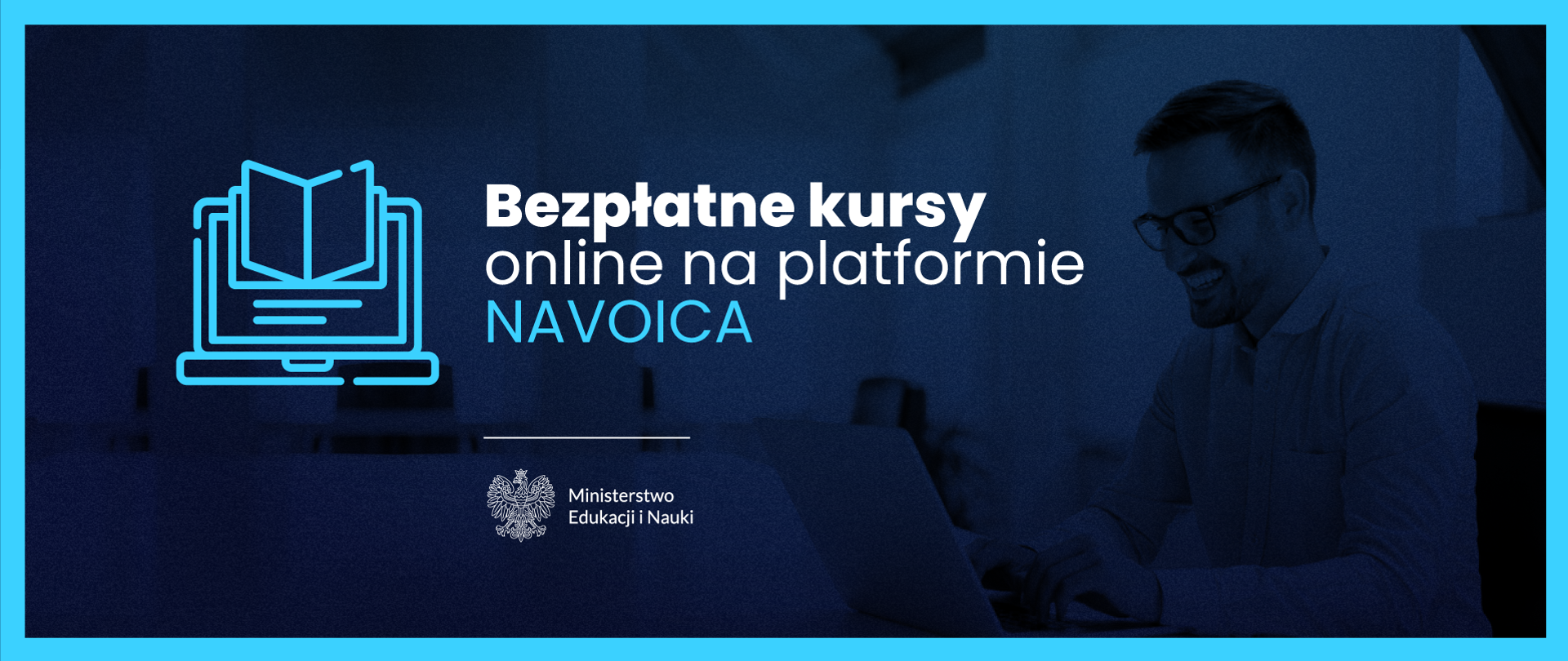 Grafika - na niebieskim tle sylwetka człowieka przed monitorem, stylizowana książka i napis Bezpłatne kursy online na platformie Navoica.