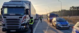 Kontrole trzeźwości kierowców ciężarówek, busów i autobusów prowadzone przez inspektorów Inspekcji Transportu Drogowego na lubuskich drogach.
