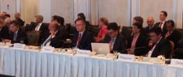 Wiceminister Krzysztof Kubów na spotkaniu sygnatariuszy porozumienia w sprawie technologii wodorowych. 
