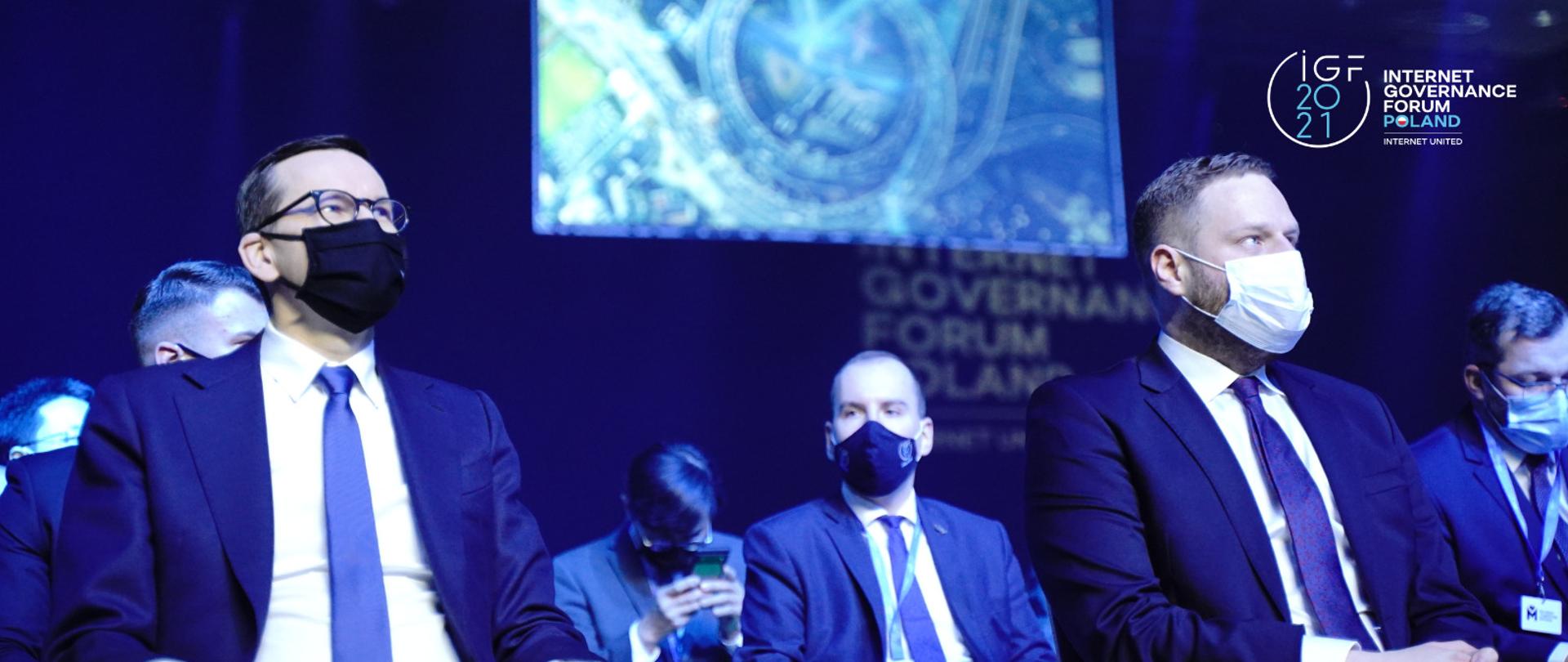 Premier Mateusz Morawiecki oraz ministrowie Janusz Cieszyński i Adam Andruszkiewicz podczas ceremonii otwarcia Szczytu Cyfrowego ONZ - IGF2021 w Katowicach.