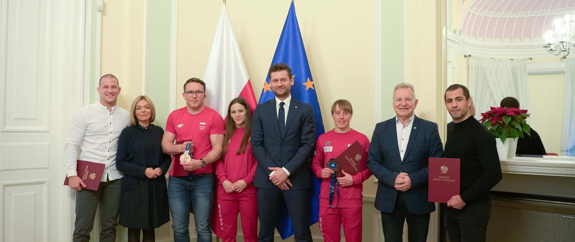 Minister Kamil Bortniczuk spotkał się z medalistami Mistrzostw Świata w zapasach