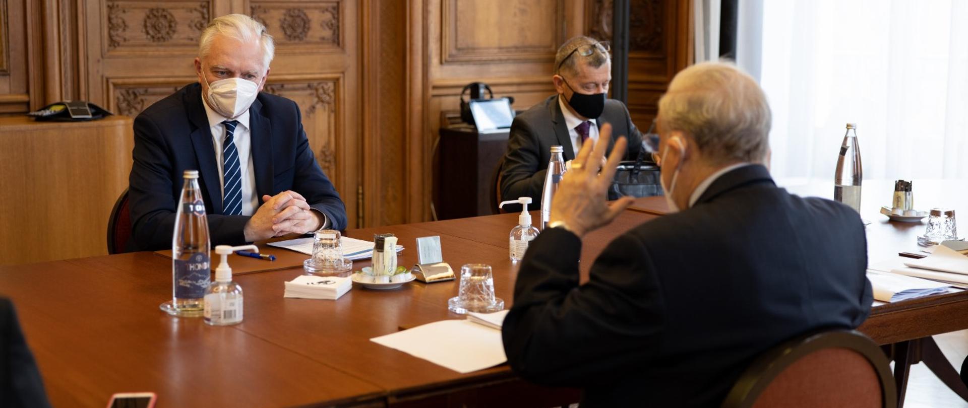 Spotkanie premiera Jarosława Gowina z sekretarzem generalnym OECD Angelem Gurrią w Paryżu.