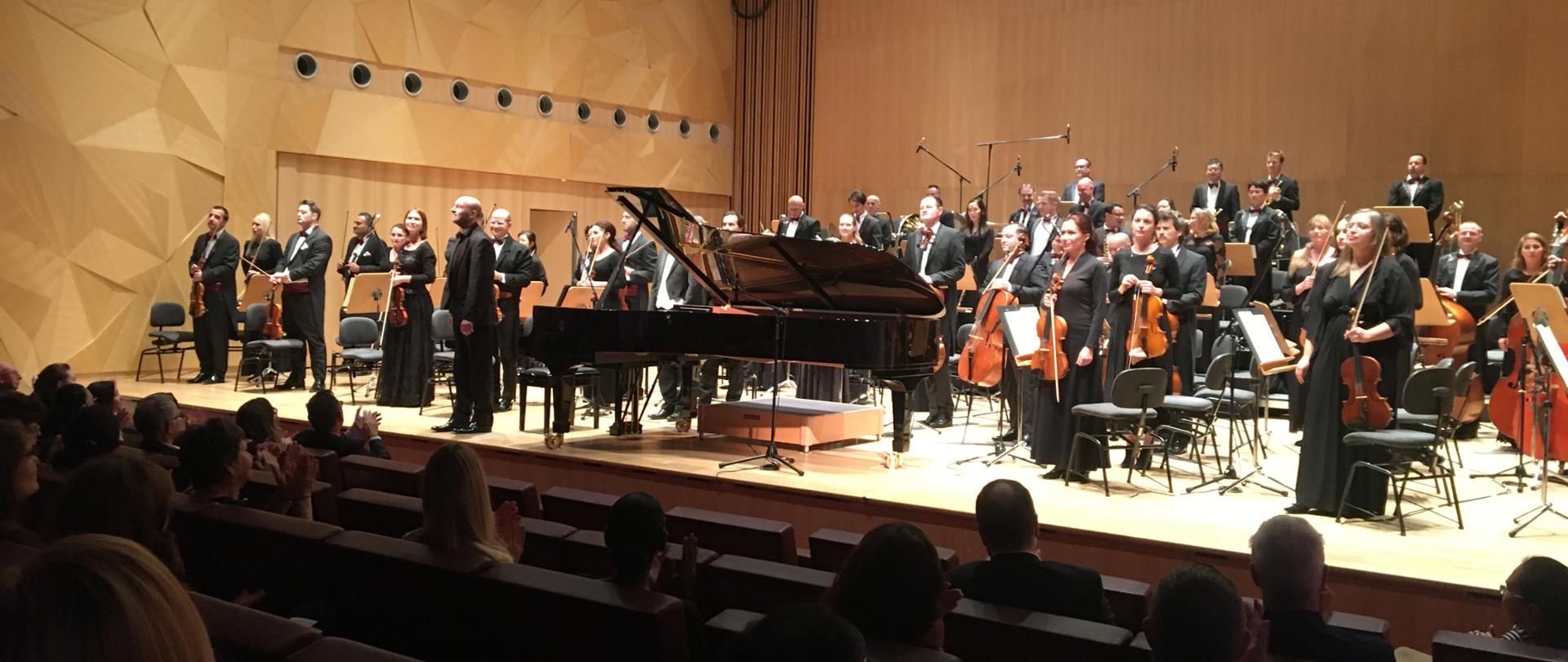 Chopin concerto performed in Doha by Wojciech Waleczek