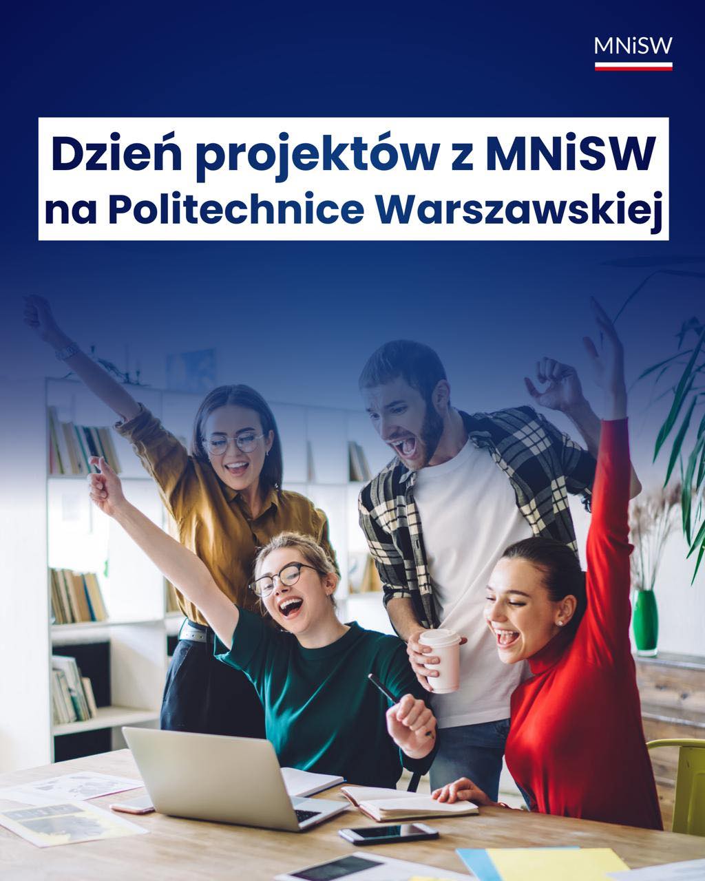 Grafika - wesoła rodzina na tle półek z książkami i napis Dzień projektów z MNiSW na Politechnice Warszawskiej