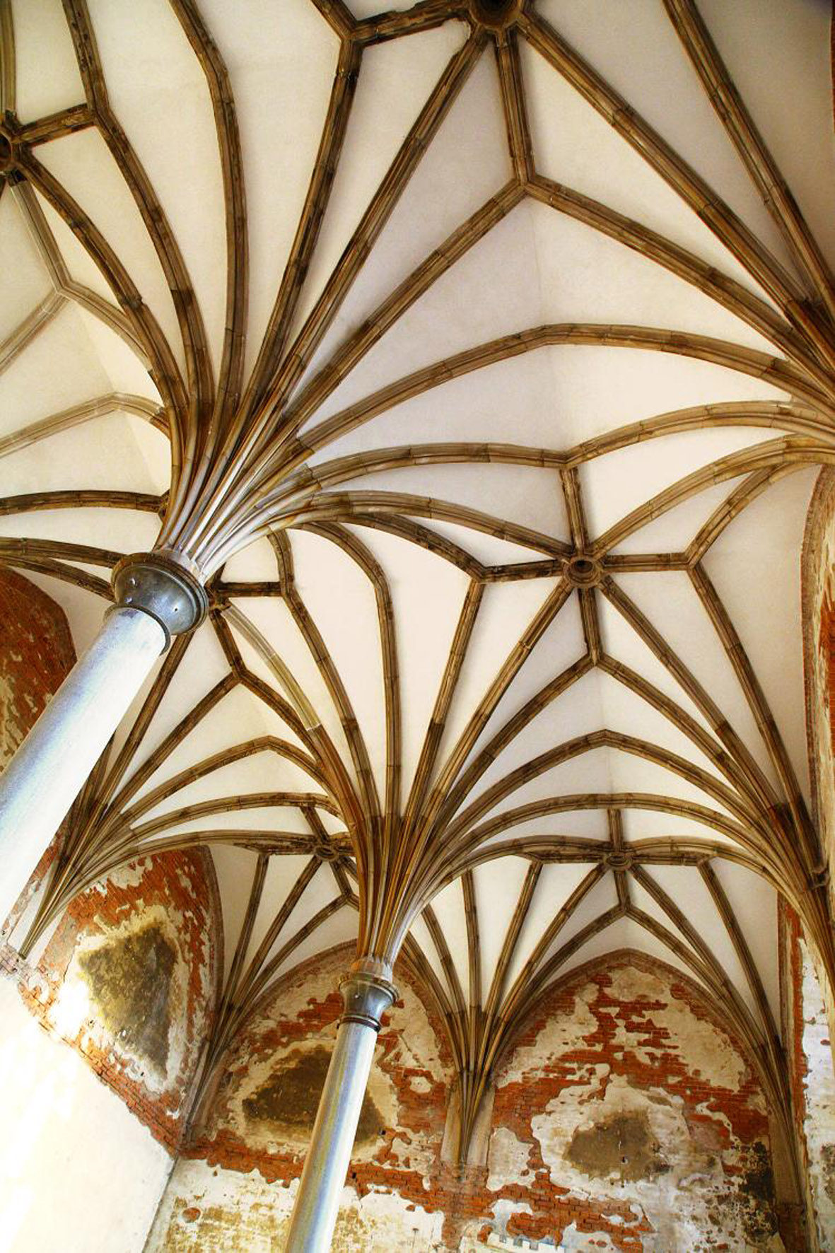 Kamieniec Ząbkowicki sala balowa2