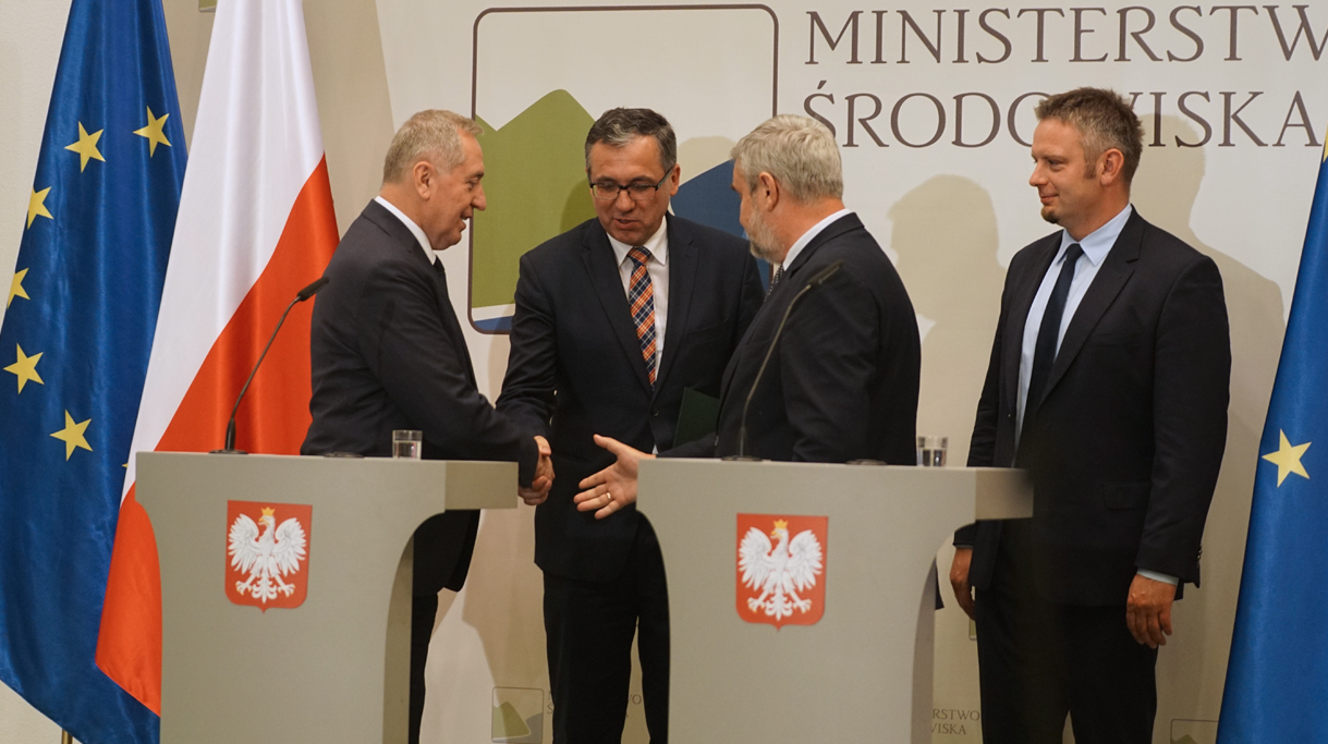 Minister Ardanowski i Minister Środowiska Henryk Kowalczyk podczas konferencji prasowej