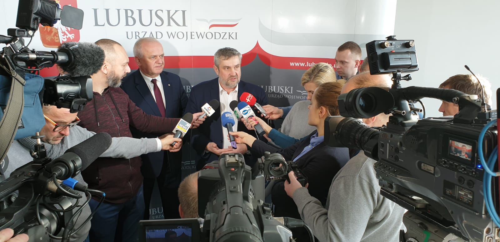 Minister J. K. Ardanowski odpowiada na pytania dziennikarzy