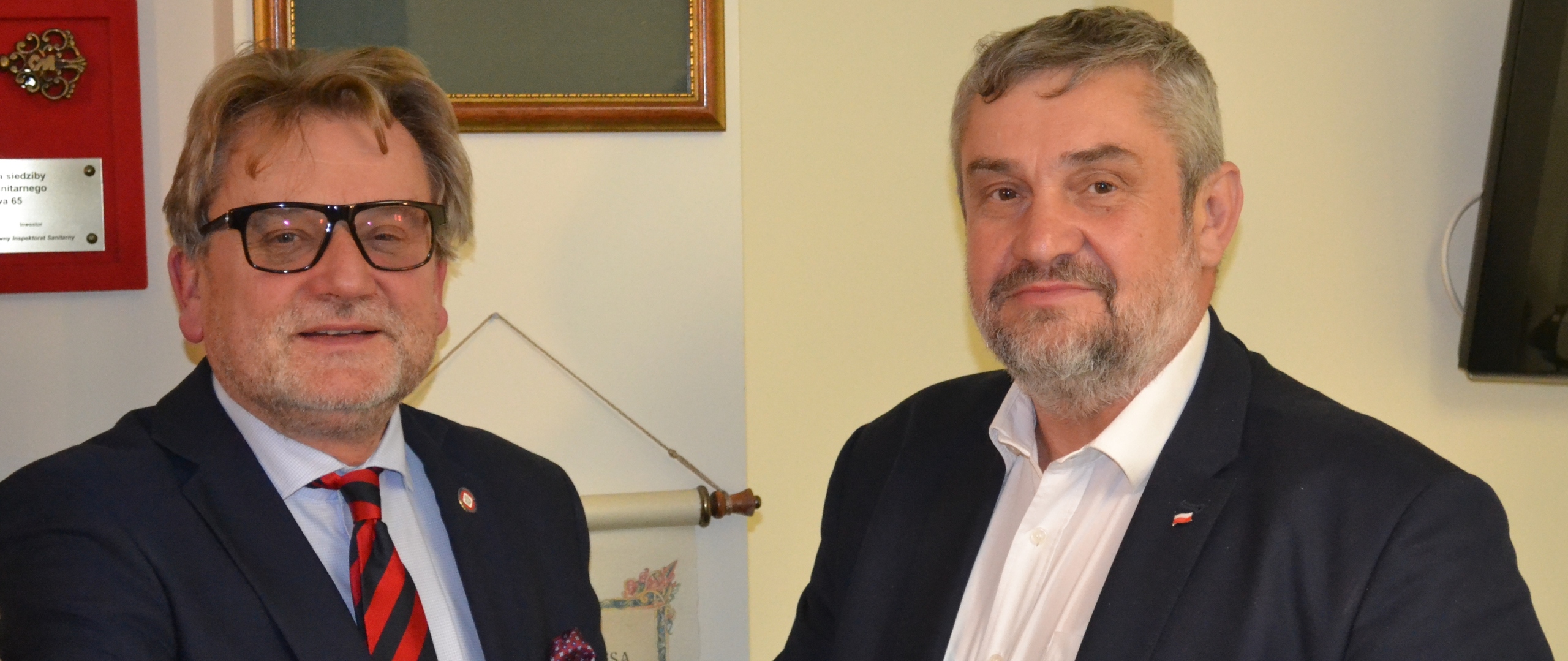 Minister J.K. Ardanowski z głównym inspektorem sanitarnym J. Pinkasem
