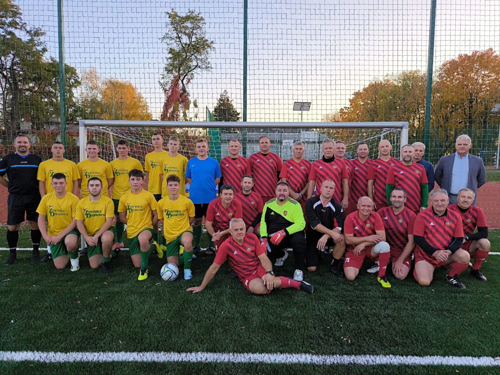 Inauguracyjny mecz na Boisku „Orlik” w ZSCKR w Zduńskiej Dąbrowie