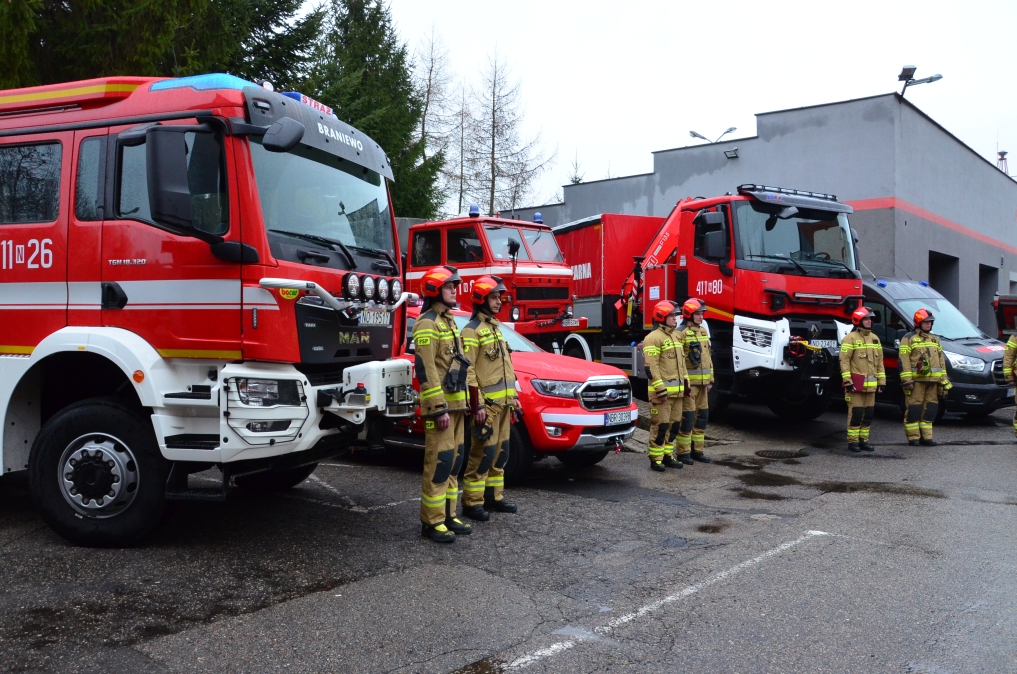 Nowe wozy dla strażaków