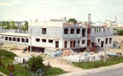 Widok konstrukcji budynku JRG z oddali