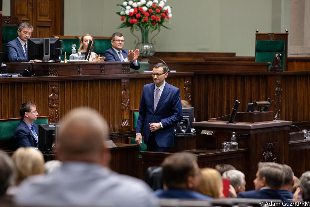 Premier Mateusz Morawiecki przemawia w Sejmie.