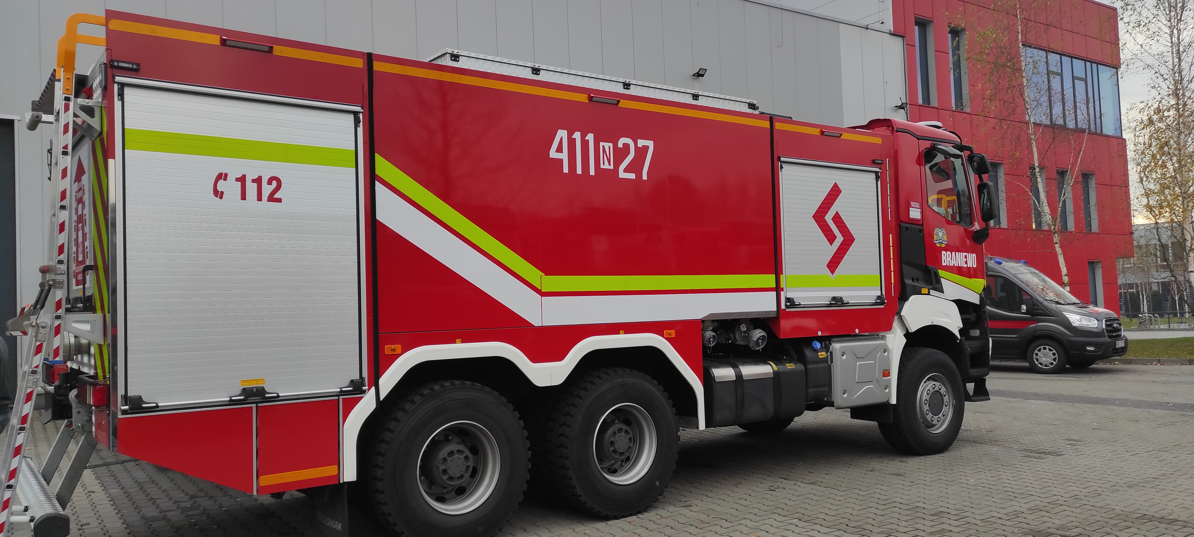 Nowy ciężki samochód ratowniczo – gaśniczy 