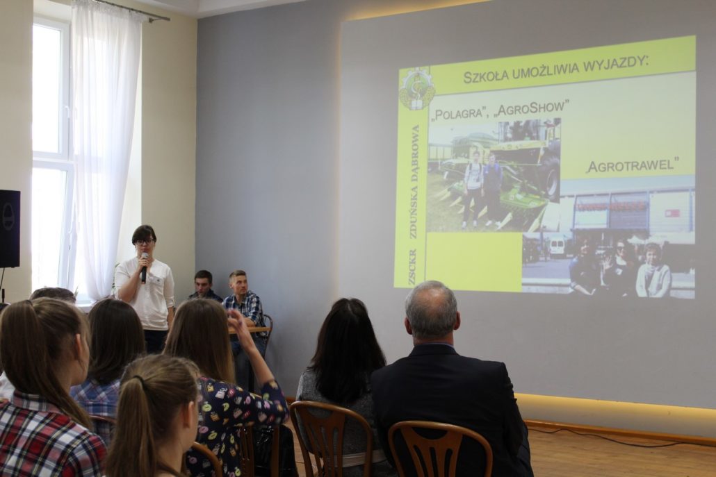 DZIEŃ OTWARTYCH DRZWI W ZDUŃSKIEJ DĄBROWIE