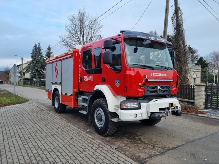 GBARt 3/28,5 Renault D15 4x4