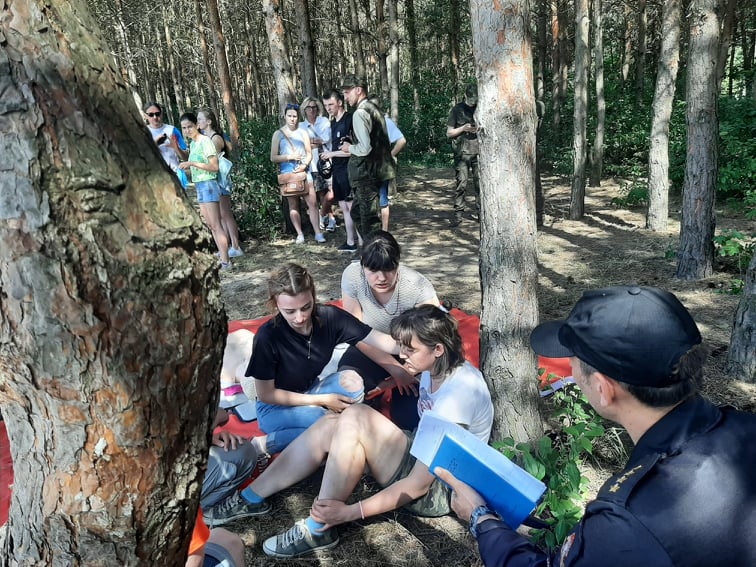 II miejsce uczennic z ZSCKR w Zduńskiej Dąbrowie w Powiatowym Turnieju „Pierwsza pomoc- uczniowie uczą się ratować życie”