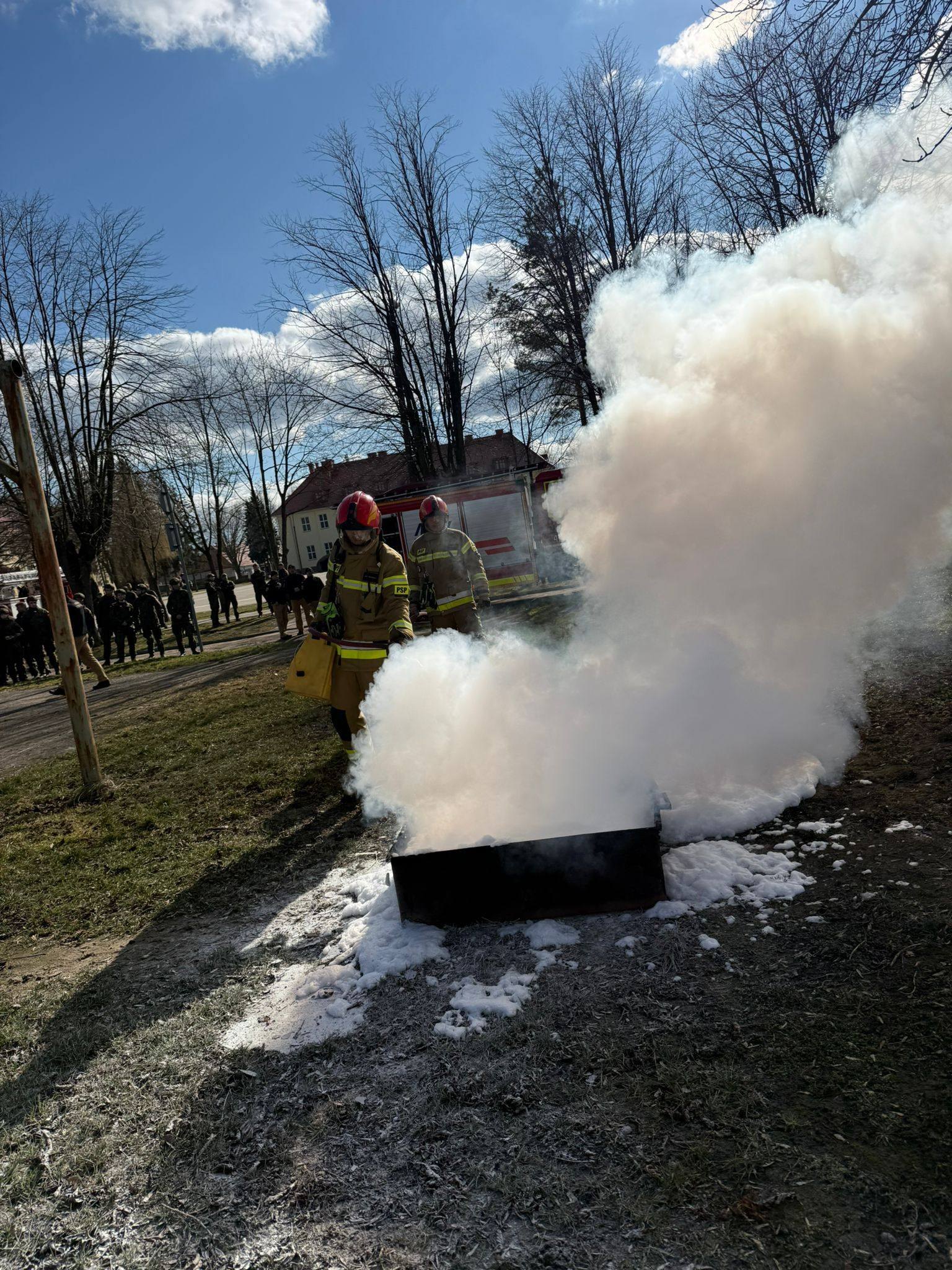 Szkolenie żołnierzy WOT pod okiem strażaków PSP Braniewo
