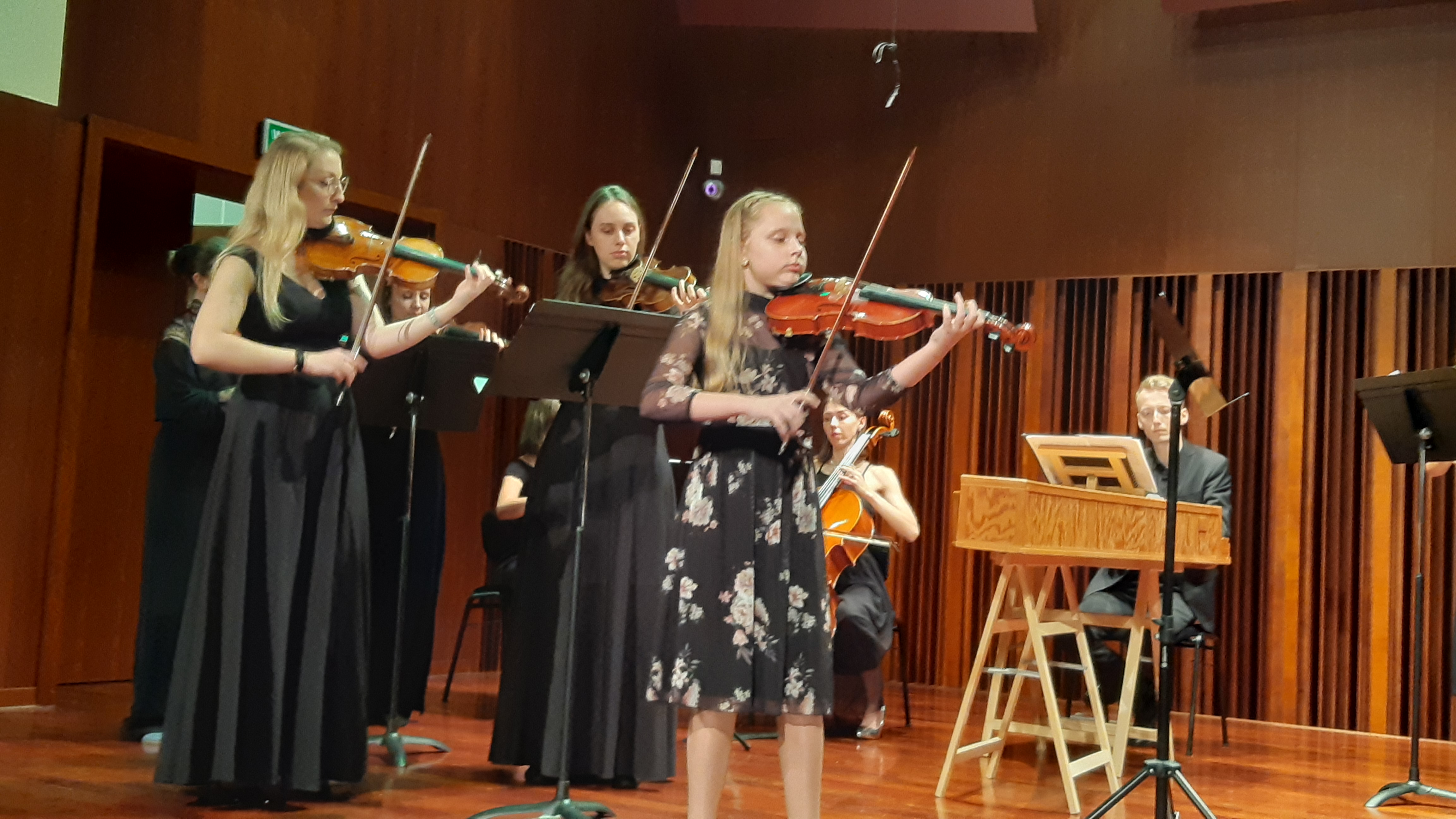 Aleksandra Urban (skrzypce - naucz. Grażyna Dziok) z Orkiestrą Uniwersytetu Pedagogicznego w Krakowie - dyrygent Małgorzata Tęczyńska-Kęska