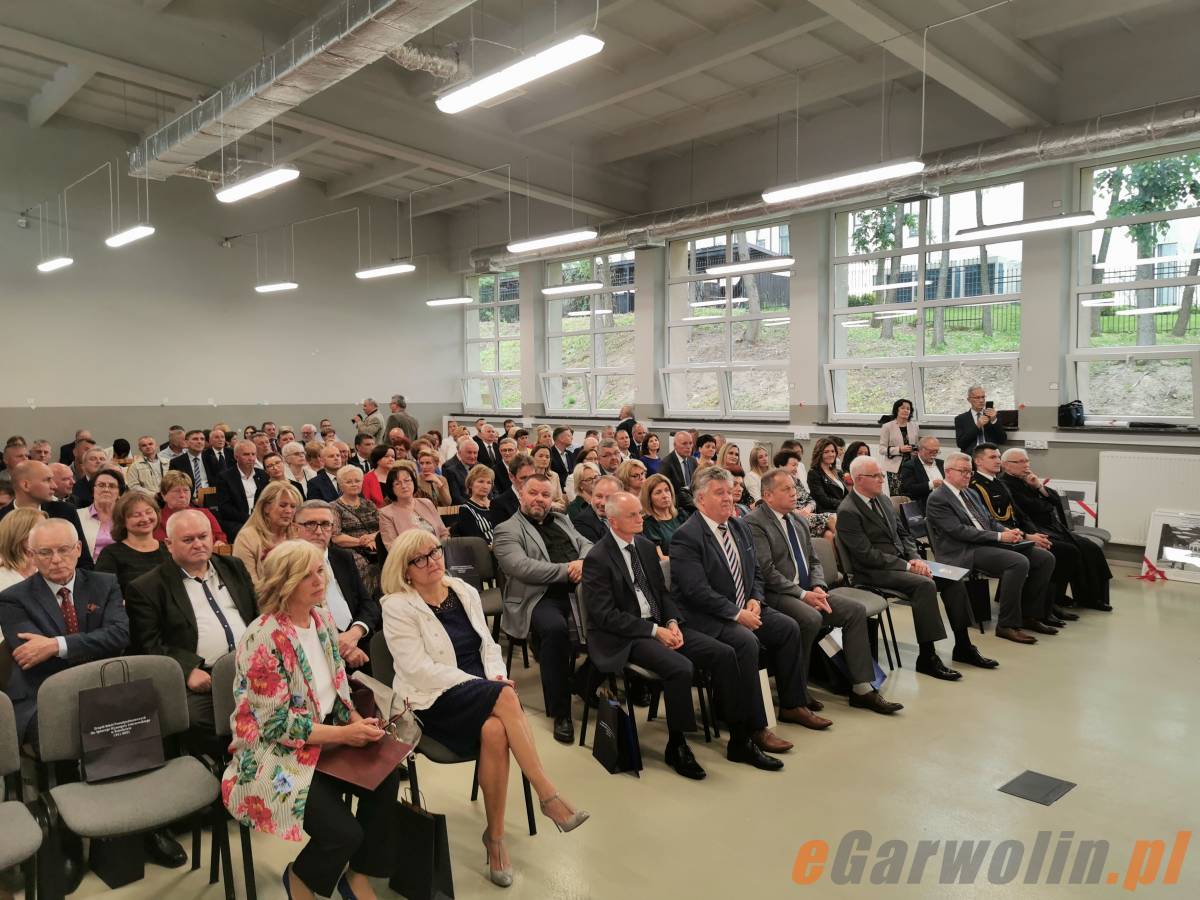 Na zdjęciu uczestnicy uroczystości 3 jubileuszów ZSP w Żelechowie.