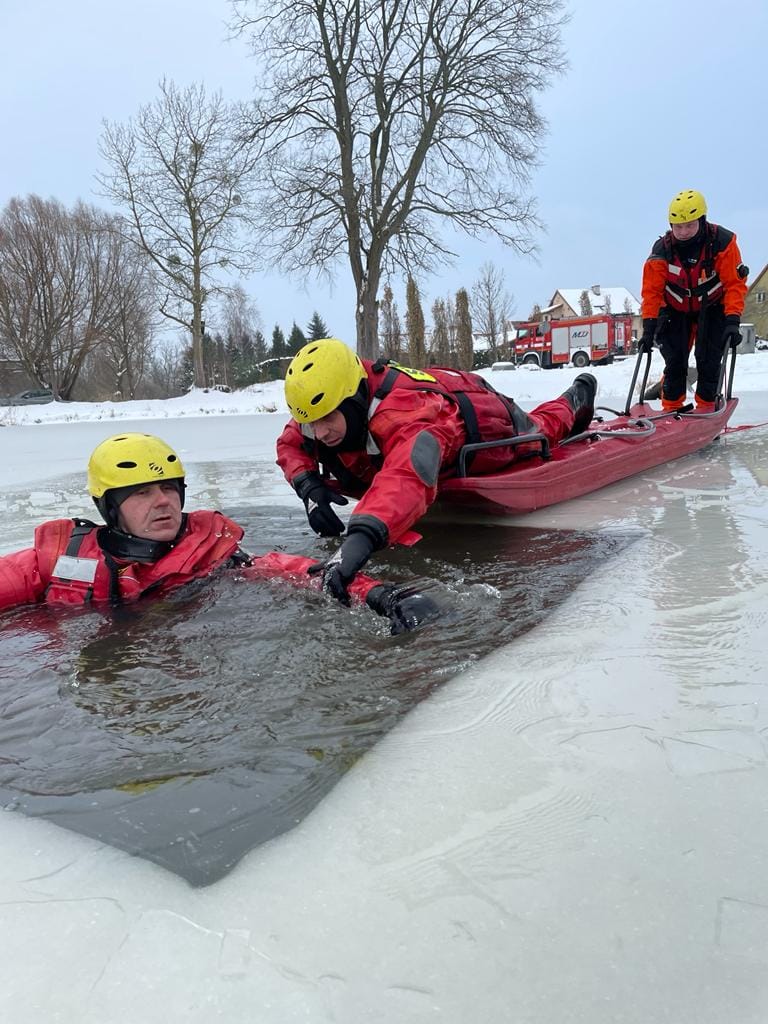 Bezpieczeństwo na lodzie - najważniejsze zasady!