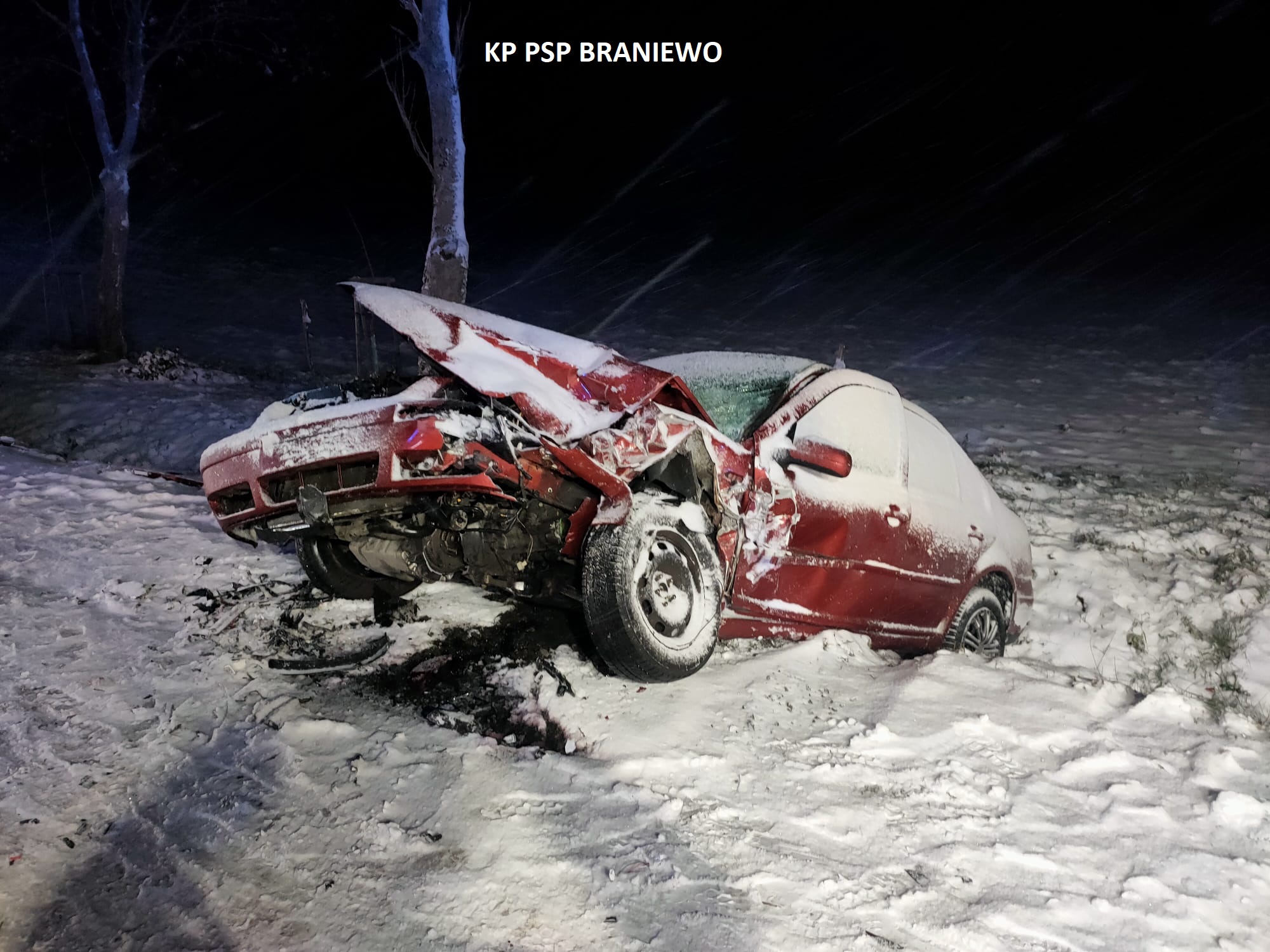 Sypnęło śniegiem – zderzenie dwóch pojazdów