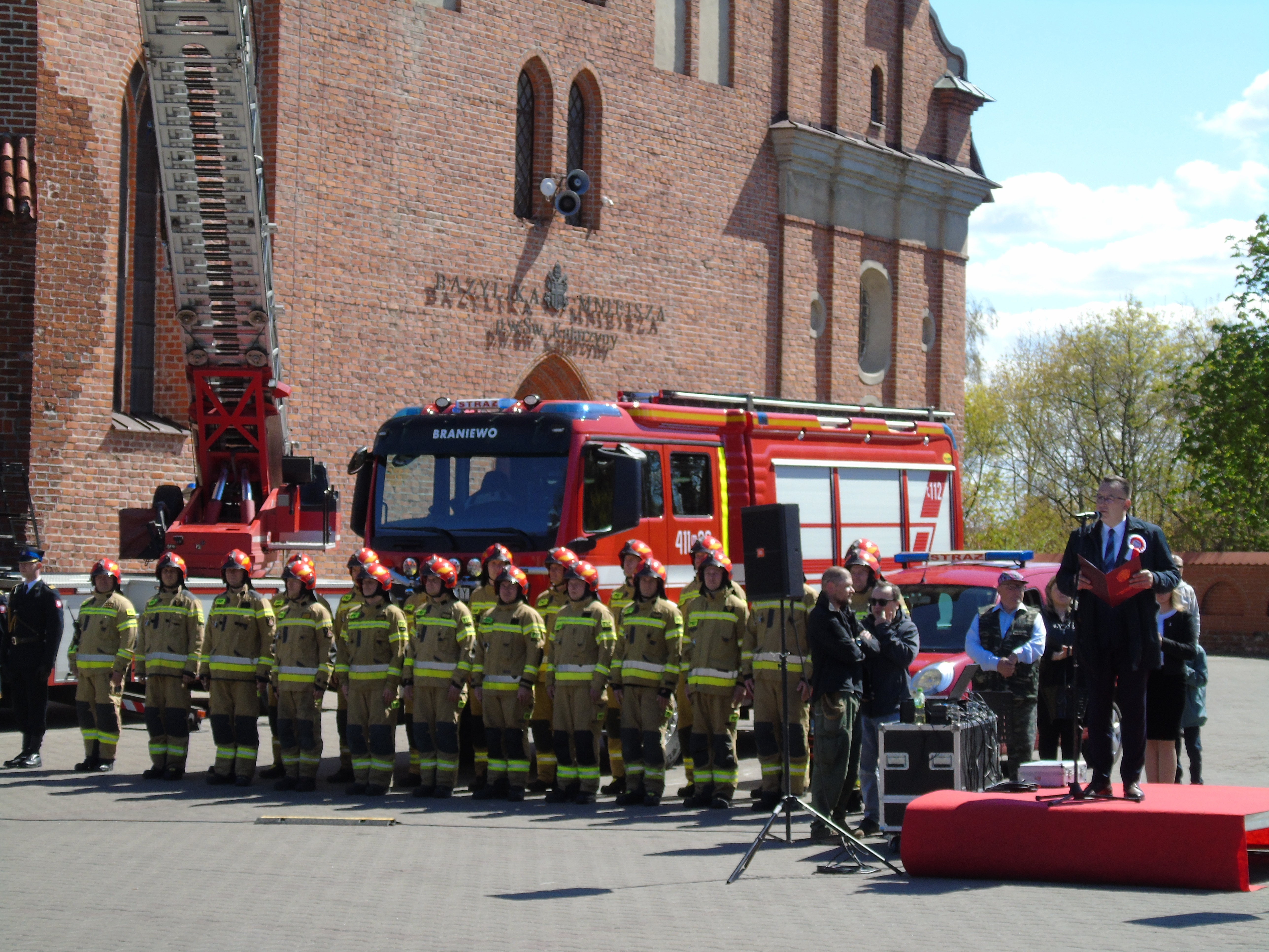 2 maja - uroczyste podniesienie Flagi