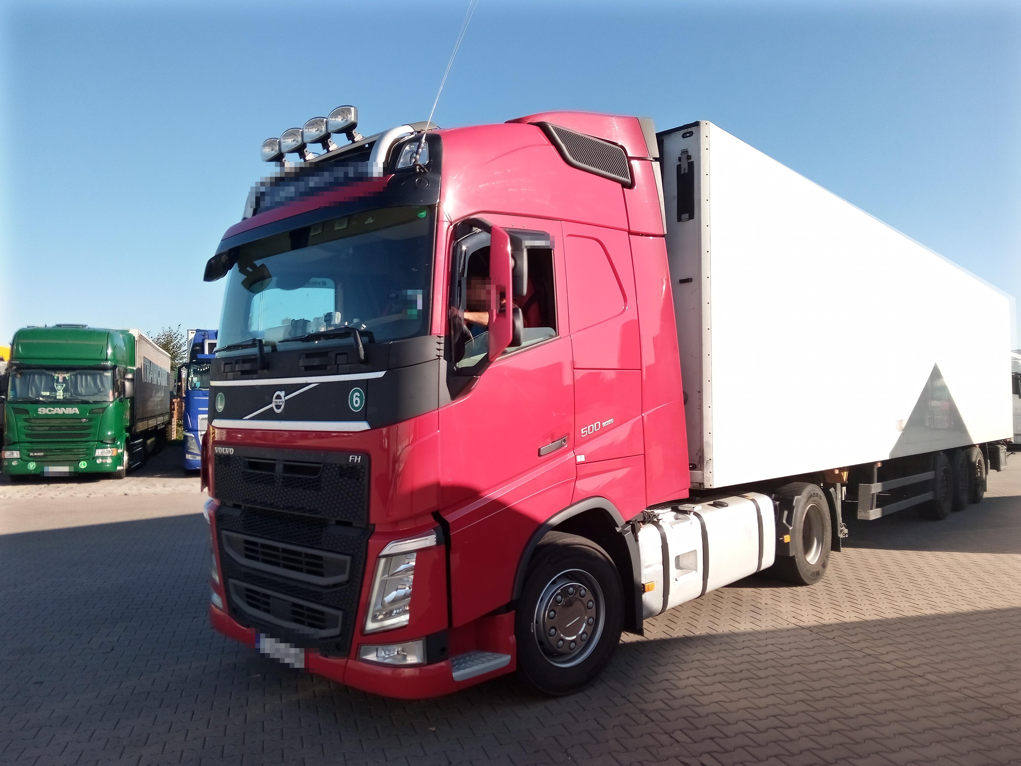 Ciężarówka z naczepą