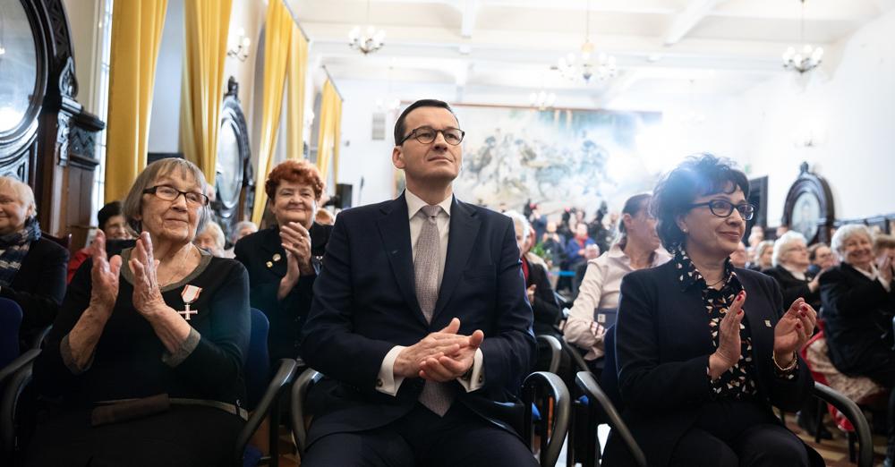 Premier podczas konferencji.